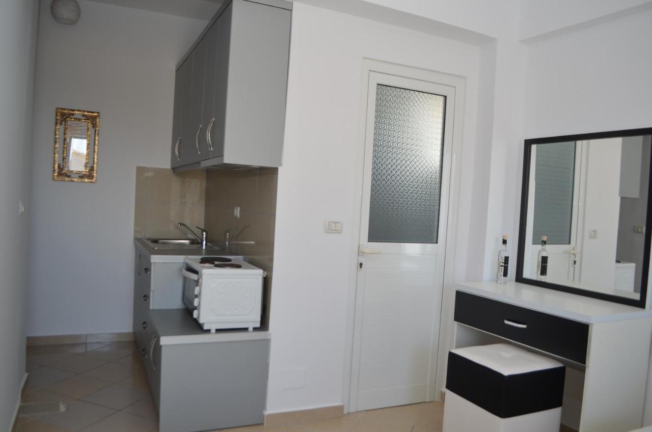 Noah Apartaments Sarandë Esterno foto