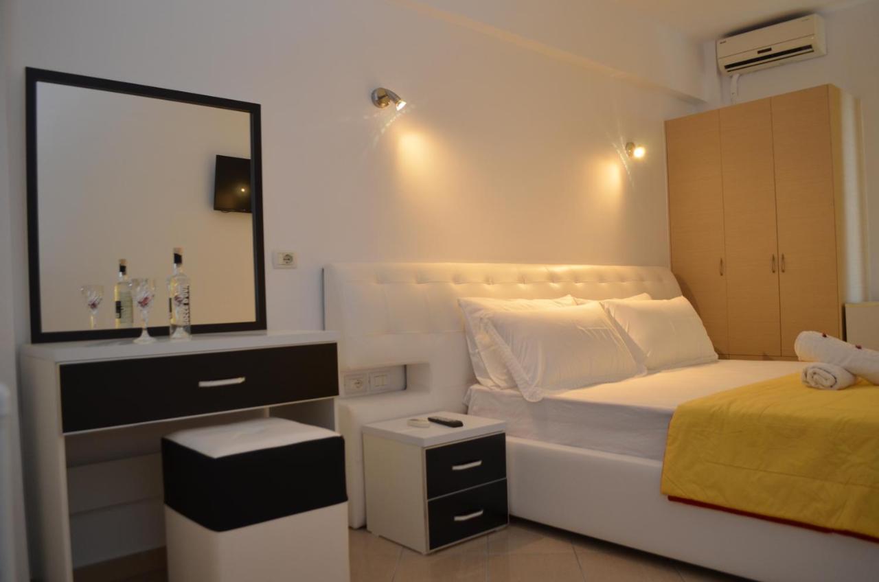 Noah Apartaments Sarandë Esterno foto