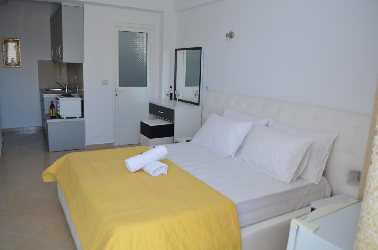 Noah Apartaments Sarandë Esterno foto