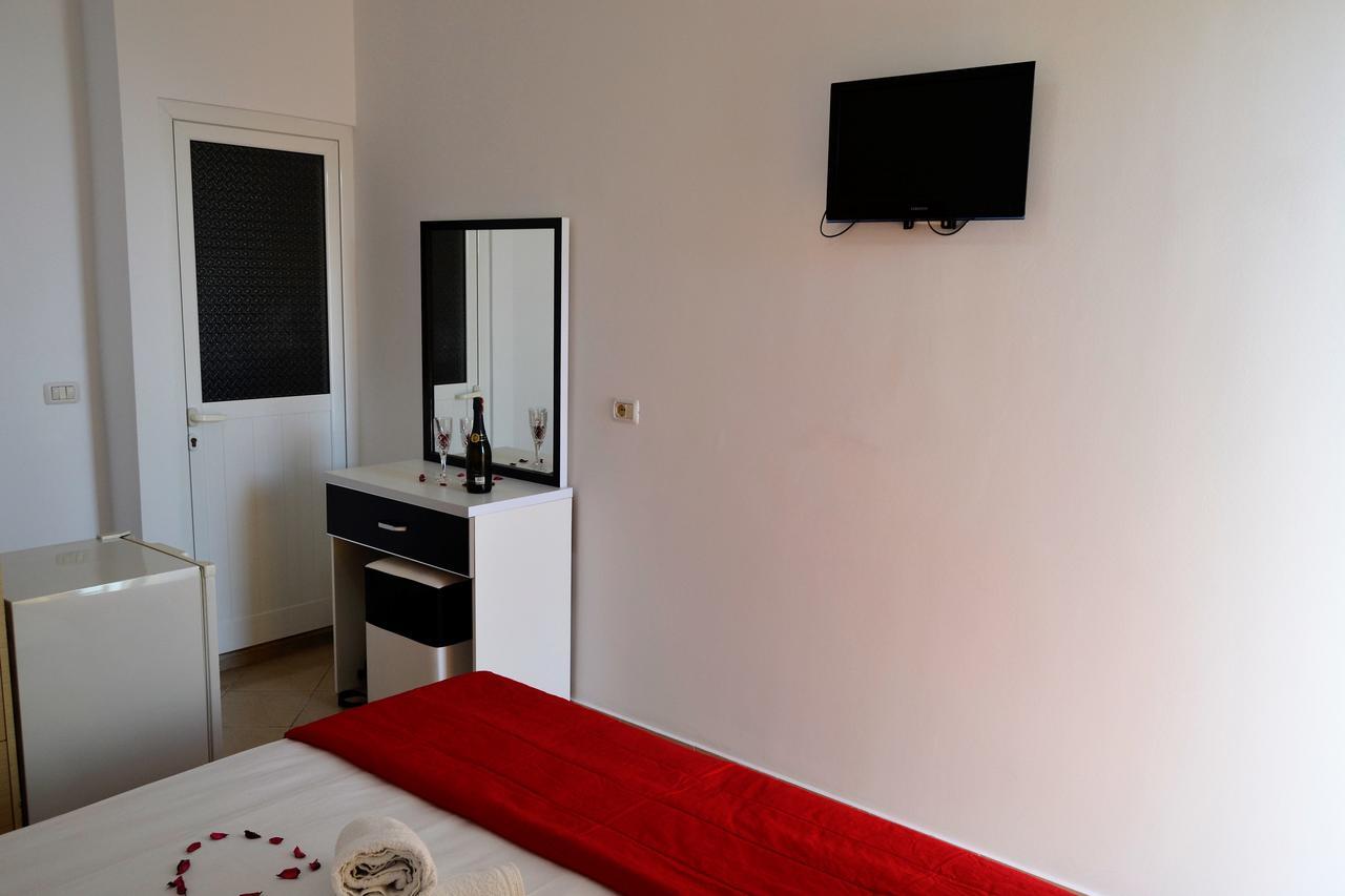 Noah Apartaments Sarandë Esterno foto