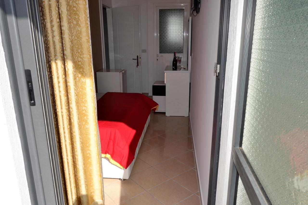 Noah Apartaments Sarandë Esterno foto
