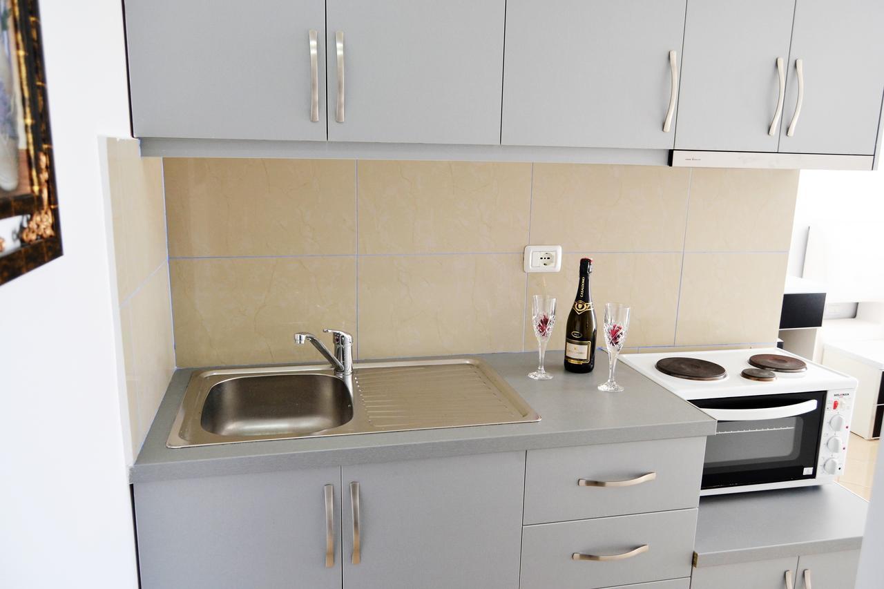 Noah Apartaments Sarandë Esterno foto